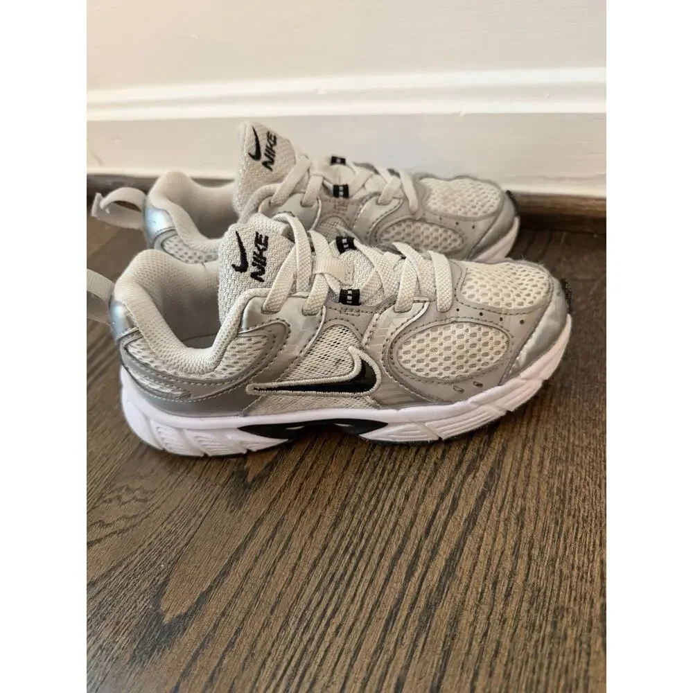 Nike V5 RNR Pre-School Athletic Sneaker Kids Sz 13c